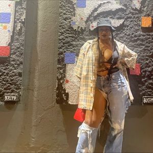XL button up (Burberry style)
